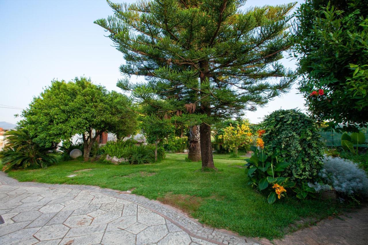 B&B Le Dee Di Paestum Exterior photo